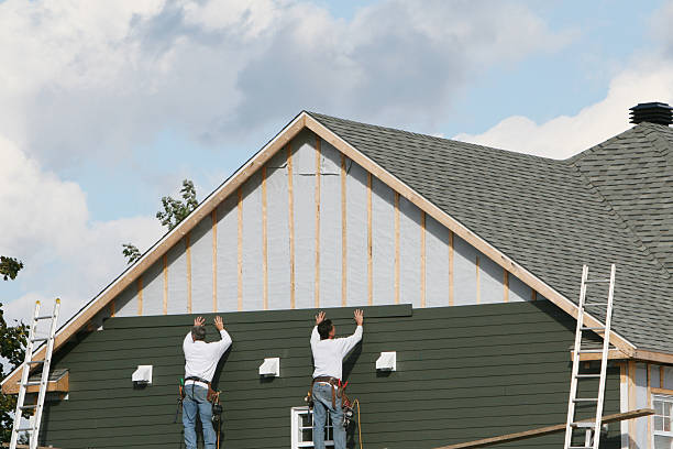 Professional Vinyl Siding technician working in White Cottage, OH